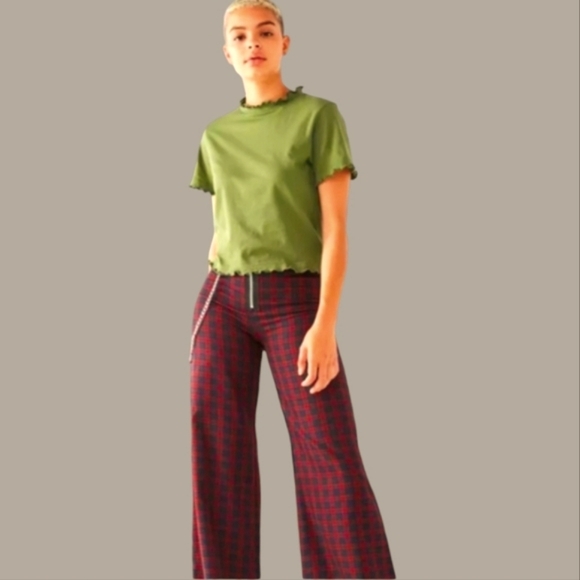 🆕Urban Outfitters Olive Green Tee - Picture 4 of 10